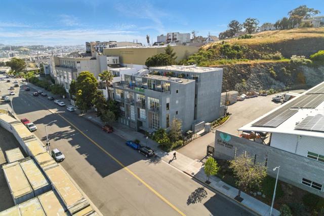 1000 Pennsylvania Avenue, San Francisco CA: https://media.crmls.org/mediaz/3465ac03-4a09-410b-aa17-2f42575e9392.jpg