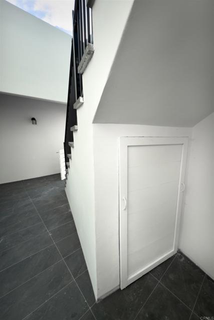 1513 California Street, Oceanside CA: https://media.crmls.org/mediaz/3465e9be-b429-4f23-a0d7-90e0f0f54258.jpg