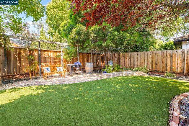 832 San Simeon Dr, Concord CA: https://media.crmls.org/mediaz/3465ed32-8cfe-4fc6-b7db-6e8ad9f6b244.jpg