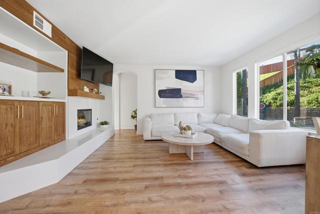 Detail Gallery Image 8 of 20 For 2639 El Granada Rd, Chula Vista,  CA 91914 - 6 Beds | 4 Baths