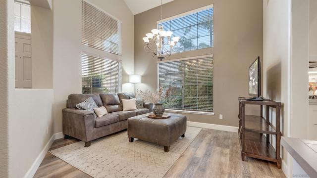 2352 Rock Crest Gln, Escondido CA: https://media.crmls.org/mediaz/346655b9-c686-4169-9776-f7182f91cbf9.jpg