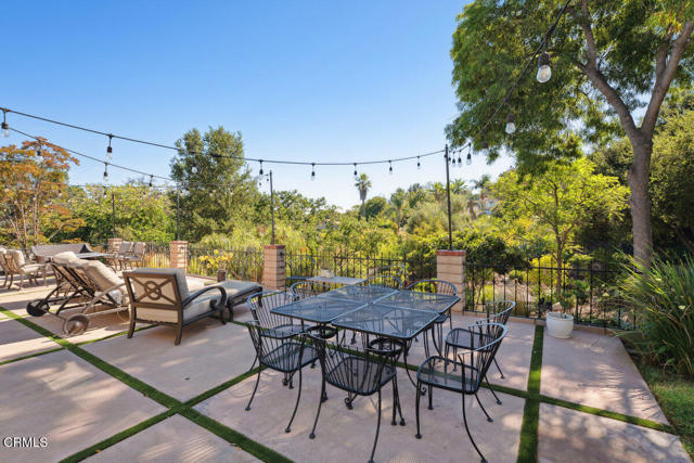 354 Larch Crest Court, Newbury Park CA: https://media.crmls.org/mediaz/3466b38a-0ba3-4f18-9c84-a9d8bdb1eb65.jpg
