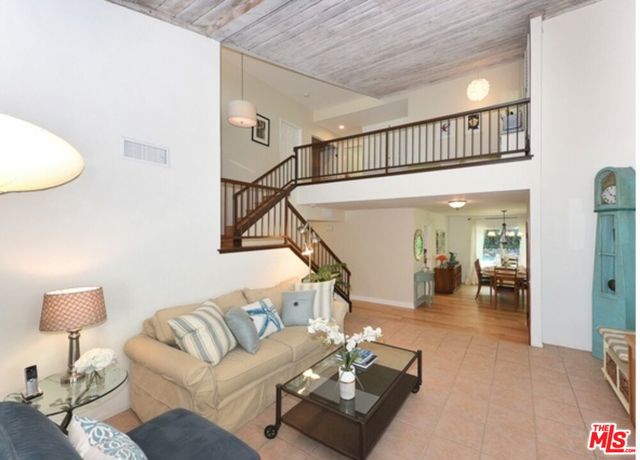 23444 Park Hermosa, Calabasas CA: https://media.crmls.org/mediaz/34670b8d-8e9b-458a-9a84-5ceba2e871a4.jpg