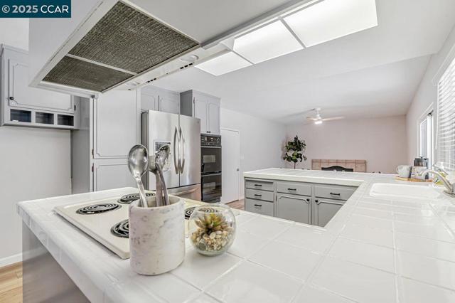 3812 Fernwood Ct, Concord CA: https://media.crmls.org/mediaz/3468e2a1-143e-46bb-ad9a-ec1d103420f6.jpg