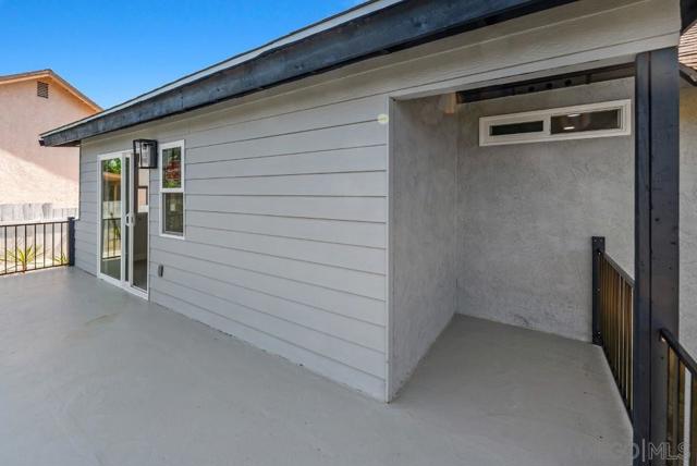 13765 Celestial Rd, Poway CA: https://media.crmls.org/mediaz/34690391-99d6-4672-ba5c-b34071a28f0b.jpg