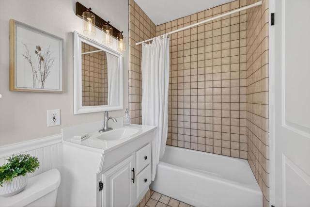 2169 Yorkshire Way, Mountain View CA: https://media.crmls.org/mediaz/3469b4fa-e123-445e-bdb8-e5036601f3f6.jpg