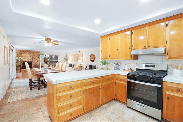 945 Nacion Avenue, Chula Vista CA: https://media.crmls.org/mediaz/346a4d65-e148-43b7-9830-bc7c2038adf7.jpg