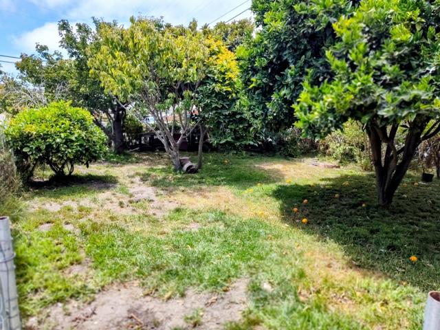 230 Paloma Avenue, Salinas CA: https://media.crmls.org/mediaz/346b0bdb-f9ad-4c6e-bc4a-ae68e089bd15.jpg