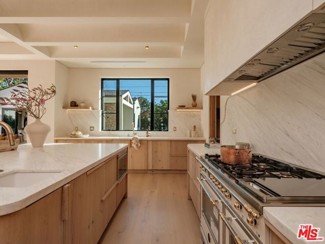 Image 13 of 69 For 11746 Blix Street