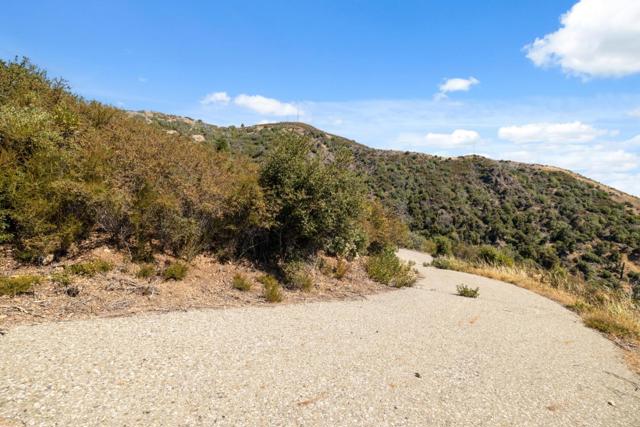 35005 Loma Chiquita Road, Los Gatos CA: https://media.crmls.org/mediaz/346b8e30-1a97-4e21-9ee3-83db77bad707.jpg