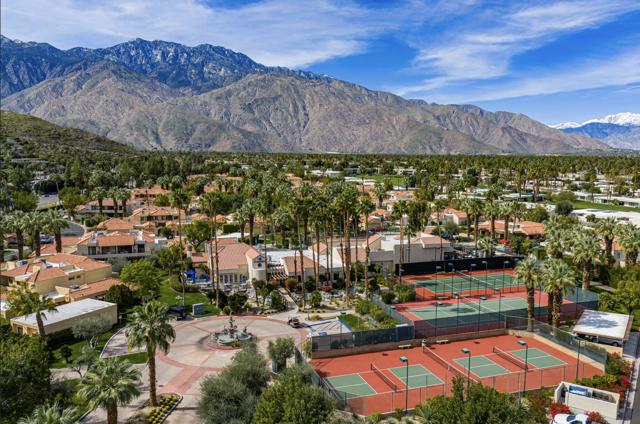 2345 S Cherokee Way, Palm Springs CA: https://media.crmls.org/mediaz/346babf4-3626-4759-8675-326a771195cf.jpg