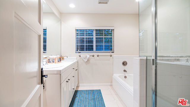 4 Bed Home for Sale in Los Angeles, California