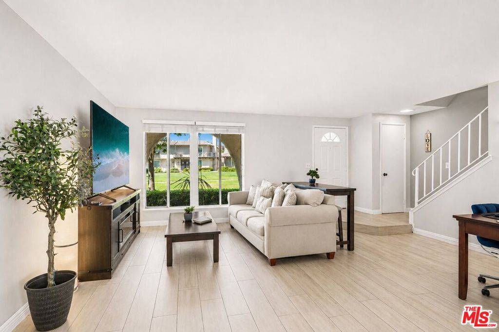 24249 La Glorita Circle