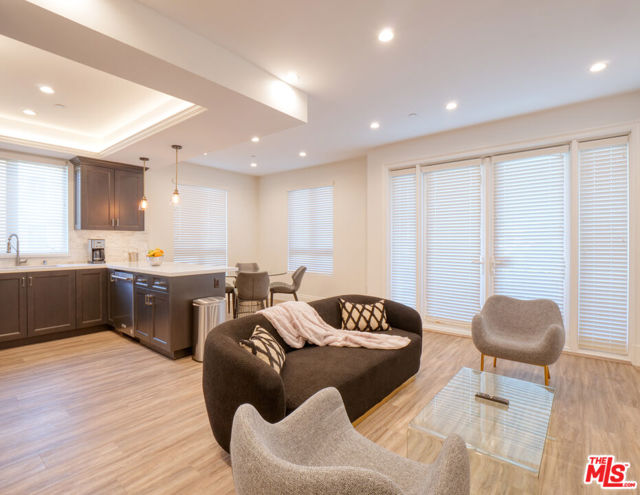8700 Chalmers Drive, Los Angeles CA: https://media.crmls.org/mediaz/346c2704-6239-4b7e-b3b3-4fb162b0c6a4.jpg