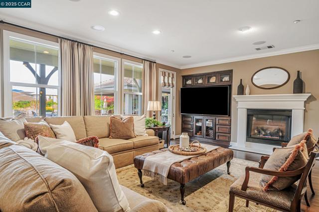 120 Tamarind Ln, Danville CA: https://media.crmls.org/mediaz/346c81d9-27a7-4197-aa5b-2b1545f53f6f.jpg