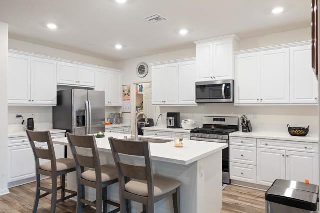 25709 Buckeye Meadow Lane, Homeland CA: https://media.crmls.org/mediaz/346cfbe1-f5cd-4568-aac6-d2bcae874219.jpg