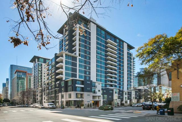 425 W Beech St, San Diego CA: https://media.crmls.org/mediaz/346d2d69-5430-45d8-bf8c-d6c9bebda749.jpg