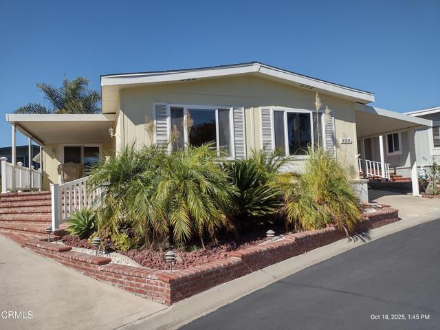 210 Caleta Drive, Camarillo CA: https://media.crmls.org/mediaz/346e6fb9-77d2-4366-ae7e-0e97c4f8d6bb.jpg