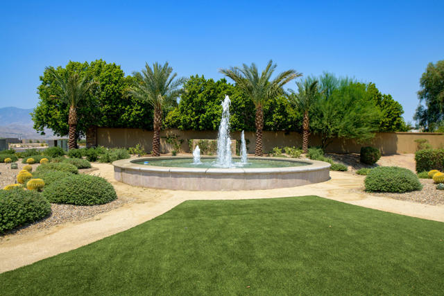 7 Chopin Court, Rancho Mirage CA: https://media.crmls.org/mediaz/346f0aa2-4324-4a07-ac29-95b6c281439b.jpg