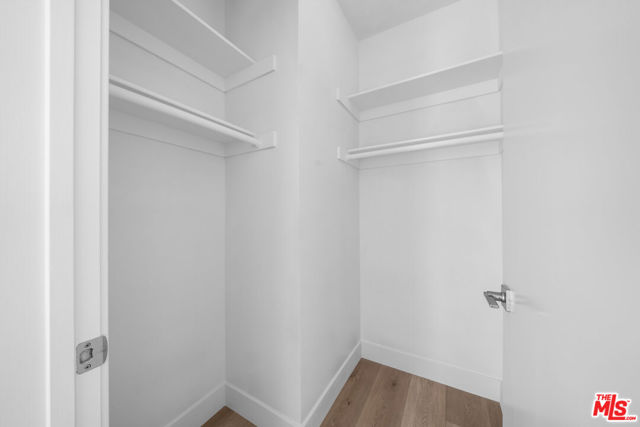 235 S Tower Drive, Beverly Hills CA: https://media.crmls.org/mediaz/346f5f60-7ef4-440c-a9f8-659e2d784700.jpg