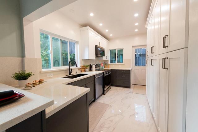 58 Monterey Boulevard, San Francisco CA: https://media.crmls.org/mediaz/346f9637-a641-42b2-927d-9f7967436527.jpg