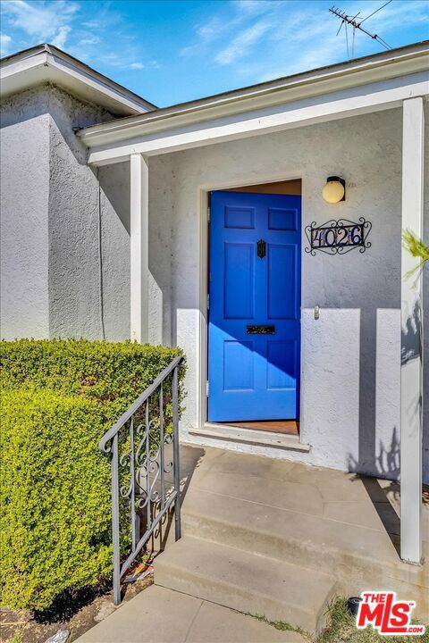 4026 McLaughlin Avenue photo 2