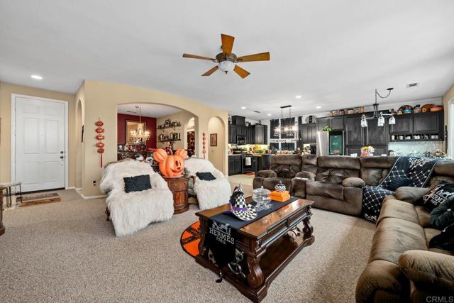 Detail Gallery Image 6 of 39 For 1489 Bottlebrush Ct, Beaumont,  CA 92223 - 4 Beds | 2 Baths