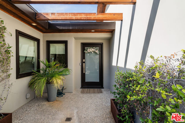 245 Tranquillo Road, Pacific Palisades CA: https://media.crmls.org/mediaz/3471d56b-65ac-4aea-9fe9-5189e1a71cbf.jpg
