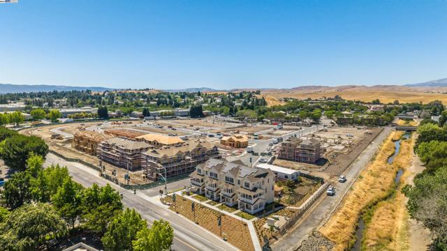 4898 Las Positas Road, Livermore CA: https://media.crmls.org/mediaz/347212cc-77fd-4b62-b3de-d0d0f164d1e1.jpg