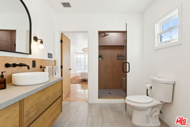 1491 Oak Grove Drive, Los Angeles CA: https://media.crmls.org/mediaz/3472dab1-d382-4e0b-947b-a0cd08a2a6b3.jpg