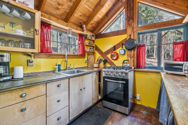 35425 Stonewall Drive, Shingletown CA: https://media.crmls.org/mediaz/3472dcac-c805-44e8-b963-3853266ba94c.jpg