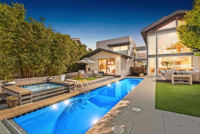 5259 Pacifica Dr, San Diego CA: https://media.crmls.org/mediaz/34742cf8-11b0-41bf-9971-c412c868bc8d.jpg