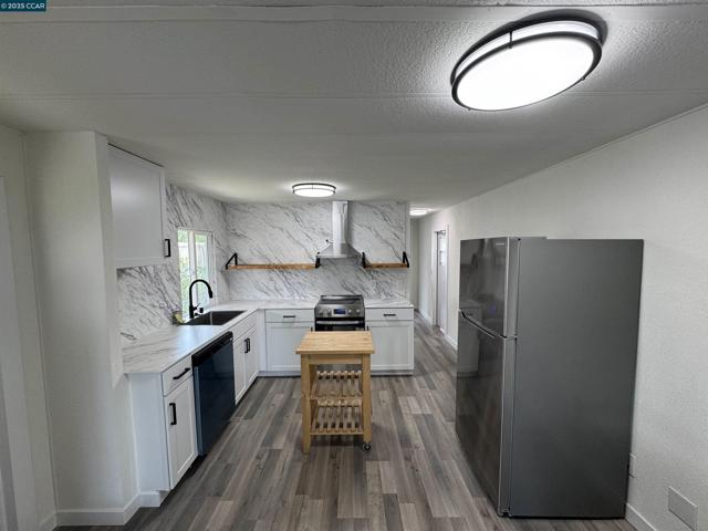 3505 Gateway Rd, Bethel Island CA: https://media.crmls.org/mediaz/347457c3-1b0c-4b47-9ea7-e1f37dca3687.jpg