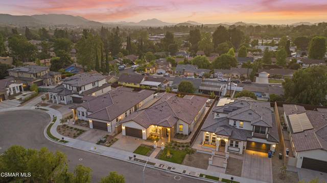 339 Toyon Court, Thousand Oaks CA: https://media.crmls.org/mediaz/3474a7a8-018a-4361-8b74-7765bea85a69.jpg