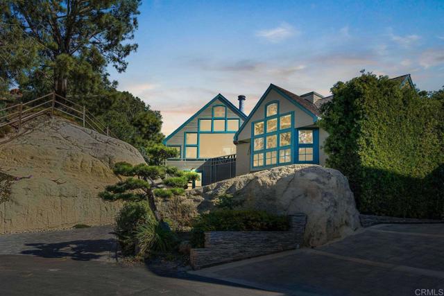 Detail Gallery Image 3 of 17 For 13027 via Latina, Del Mar,  CA 92014 - 4 Beds | 3 Baths