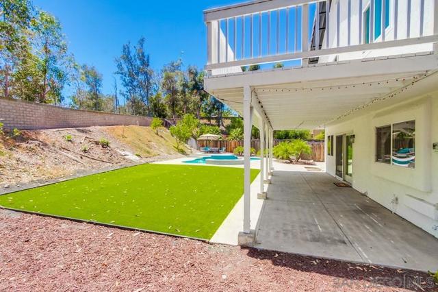 12709 Treeridge Ter, Poway CA: https://media.crmls.org/mediaz/3474f88f-b820-4841-8b92-c8732a1b5701.jpg