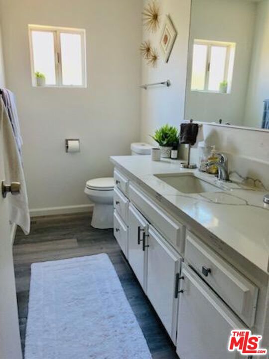 76983 California Drive, Palm Desert CA: https://media.crmls.org/mediaz/34751a66-11a9-4977-8d39-bbcec0674f22.jpg