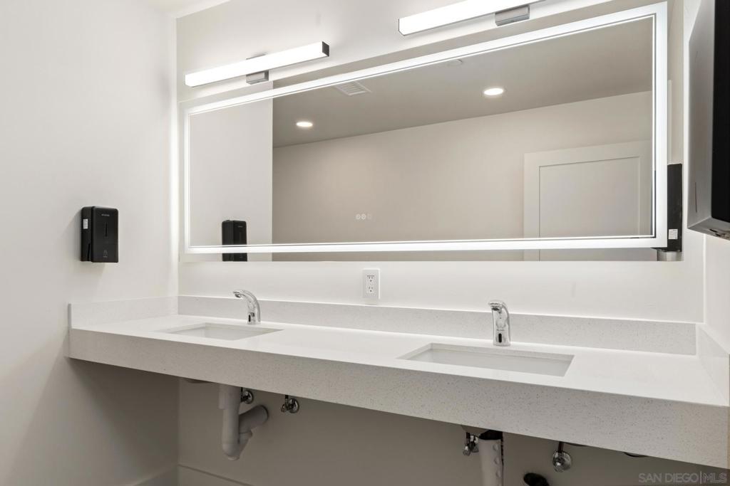 MLS #250033291SD image #40