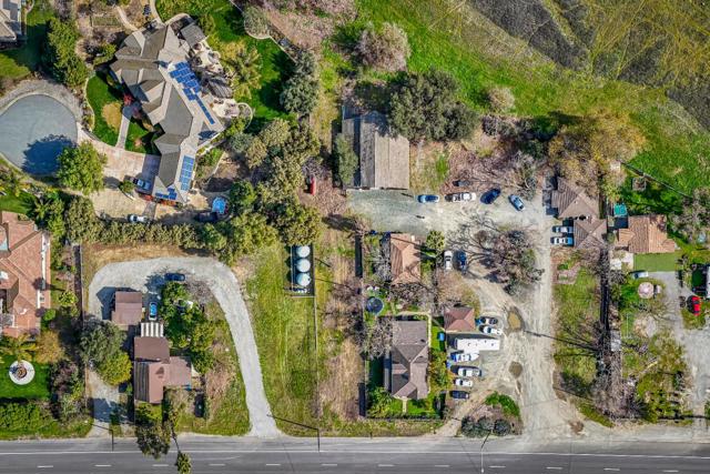 584585 Monterey Road, Morgan Hill CA: https://media.crmls.org/mediaz/3475f010-1d1e-4dae-bf60-099bc46f6335.jpg