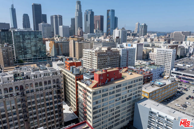 746 S Los Angeles Street, Los Angeles CA: https://media.crmls.org/mediaz/3475f243-645a-4486-9f96-b34380d17dec.jpg