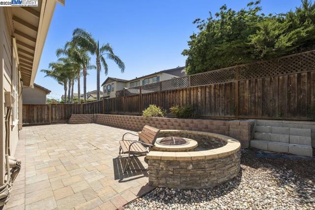 670 W Privado Way, Mountain House CA: https://media.crmls.org/mediaz/34765f53-445f-46f3-9762-cb57ea0e0c54.jpg