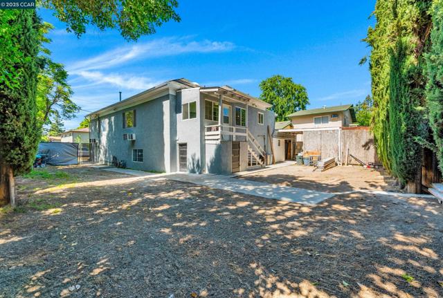 367 Rose Avenue, Pleasanton CA: https://media.crmls.org/mediaz/34769fa1-6eb2-44be-b271-a4ef4593c4f2.jpg