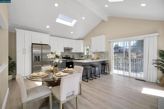 767 47Th St, Oakland CA: https://media.crmls.org/mediaz/3476ee5a-ecb6-4fbf-b1ae-c09187e9649d.jpg