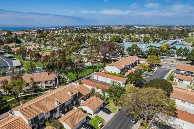 Detail Gallery Image 30 of 31 For 6819 Alderwood Dr, Carlsbad,  CA 92011 - 2 Beds | 2/1 Baths