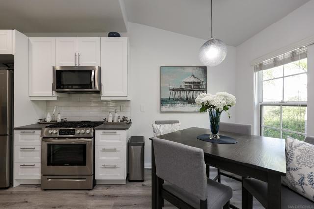 11370 Camino Playa Cancun, San Diego CA: https://media.crmls.org/mediaz/34779a1c-c9ac-4e55-9886-6bb2ccf6d344.jpg