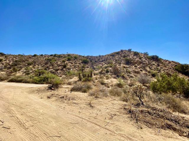 120 Benmar Trail, Morongo Valley CA: https://media.crmls.org/mediaz/34781ce1-79e0-4187-a799-43231a5644fa.jpg