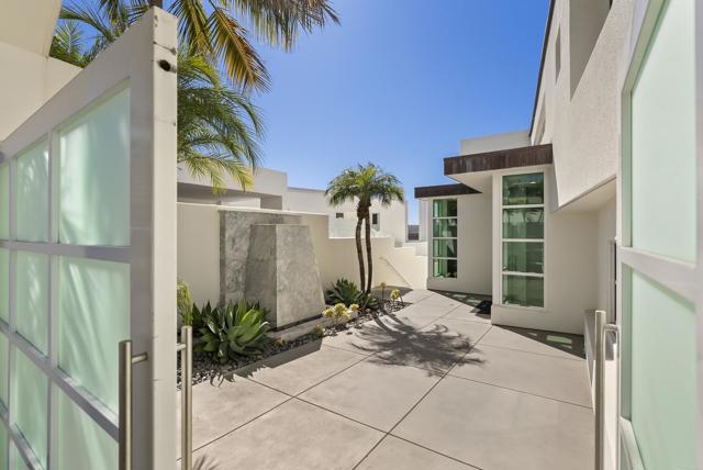 121 Via De La Valle, Del Mar CA: https://media.crmls.org/mediaz/347836d7-705c-45a6-83d5-e1c3ce2ff623.jpg