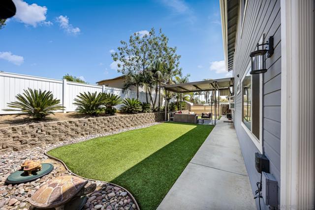235 Loma Vista Pl, El Cajon CA: https://media.crmls.org/mediaz/347838fa-a4ed-47e0-9eb4-a16c58f2642a.jpg