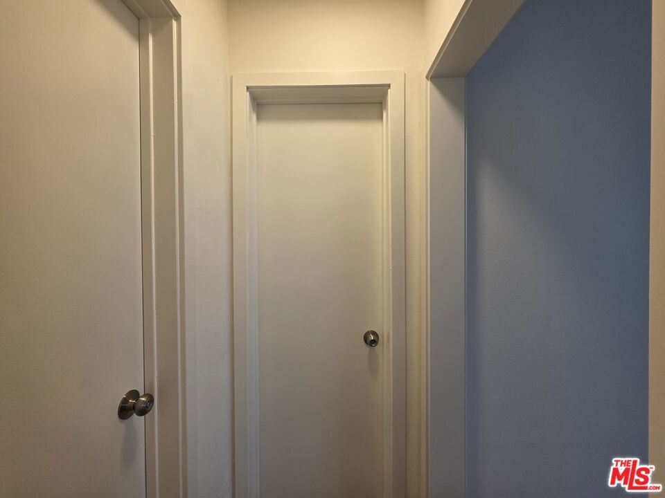 https://media.crmls.org/mediaz/34787439-9aad-4e14-8072-d6573f84edaa.jpg?preset=X-Large