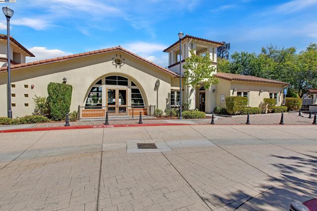800 S Abel St, Milpitas CA: https://media.crmls.org/mediaz/34798b15-b6dd-47ed-98e1-14c8ef686fae.jpg